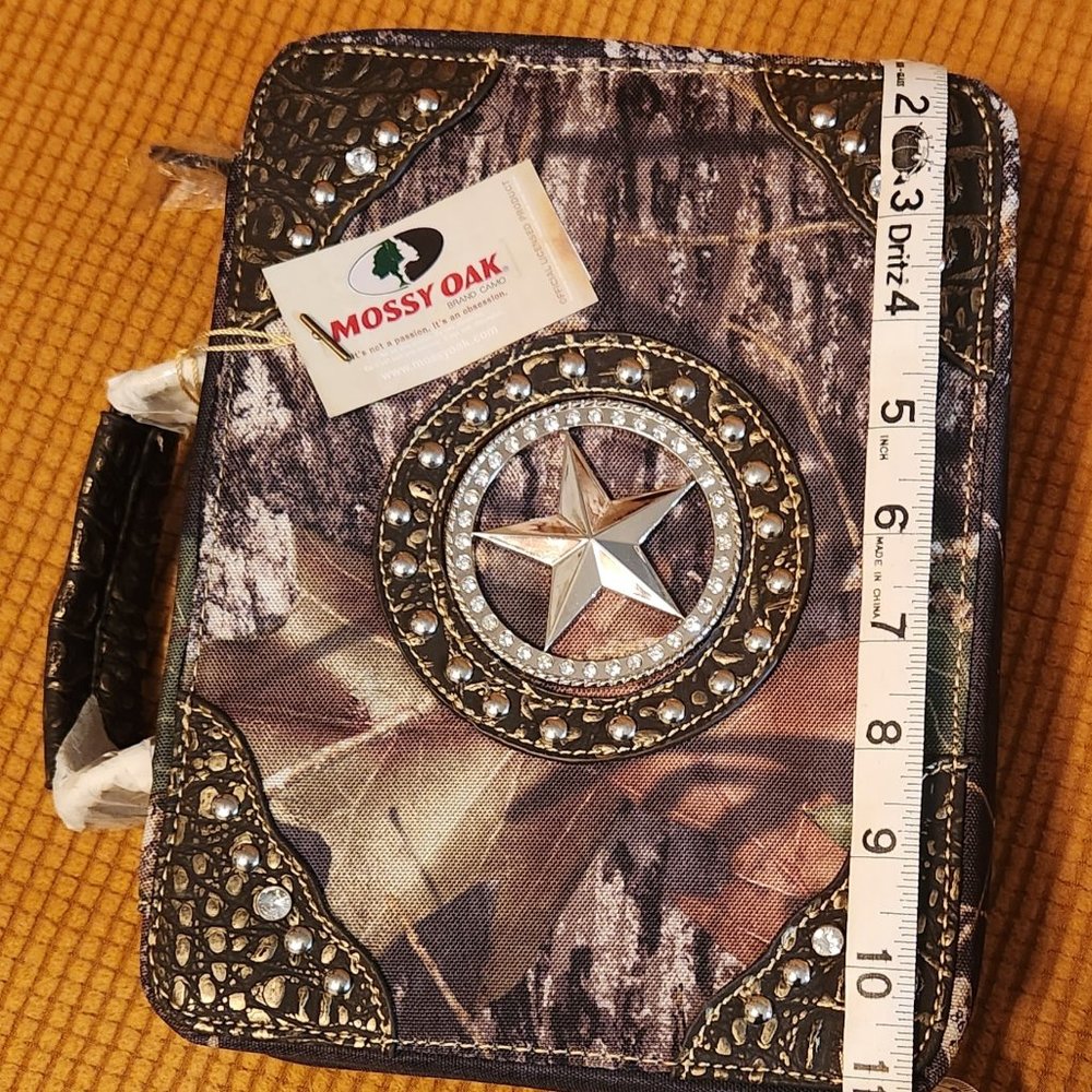 Brand New Mossy Oak Studded Bible Covers (1 Available)